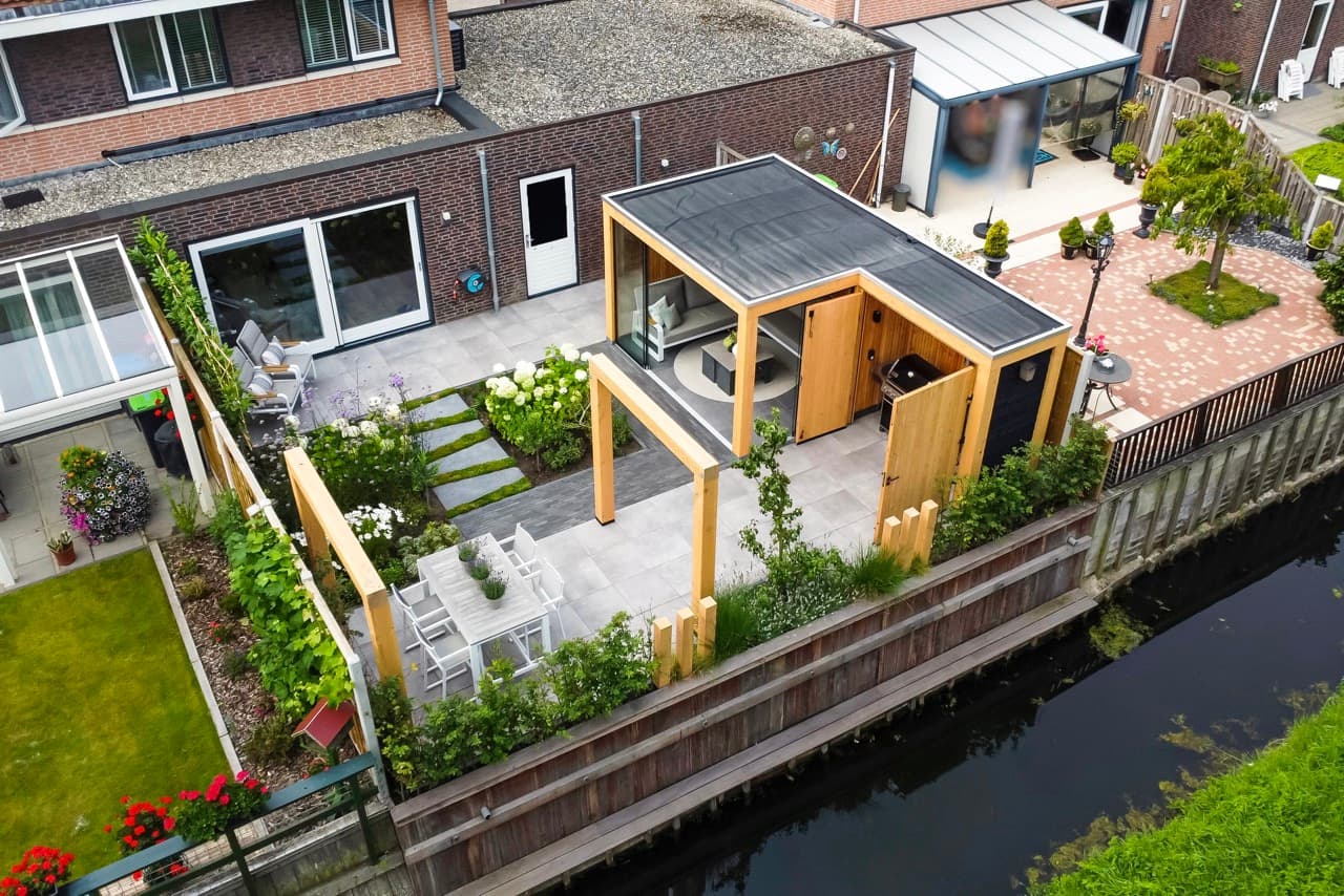 Villary Buitenleven: Stijlvolle portfolio website voor een premium bouwer van maatwerk buitenverblijven.