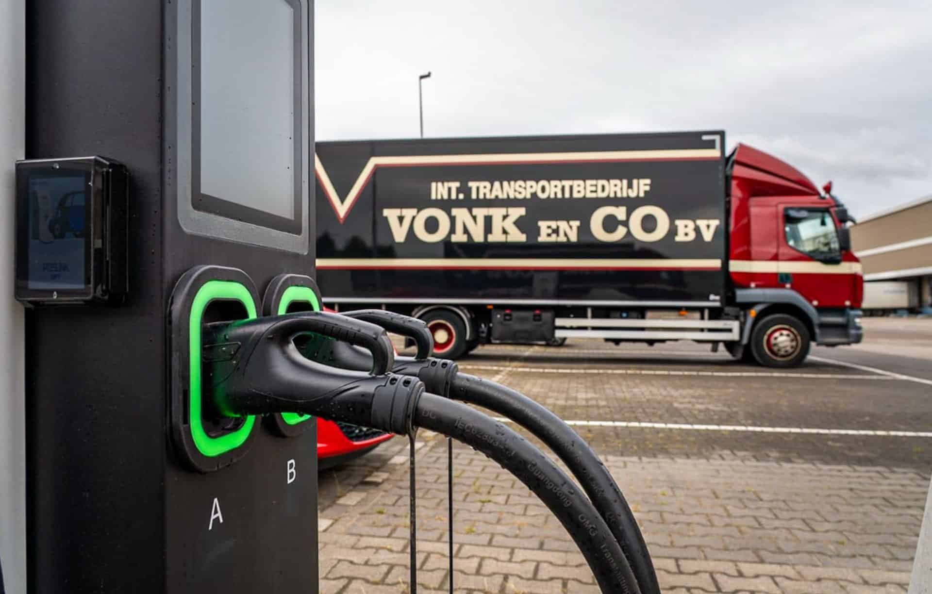 Voltra Charging: Moderne website voor een innovatieve leverancier van ultrasnelle laadinfrastructuur.